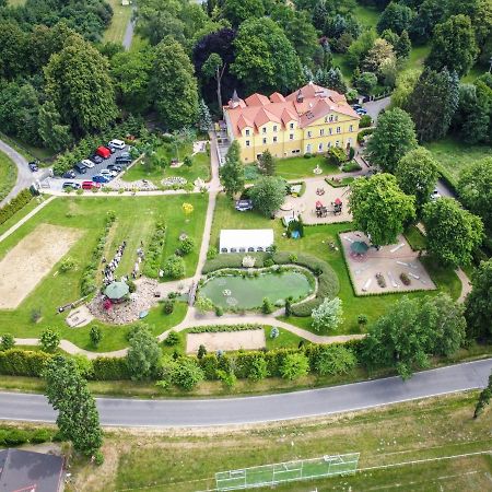 Bynovecký Zámeček Exterior foto