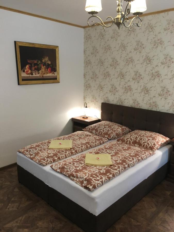 Bynovecký Zámeček Exterior foto