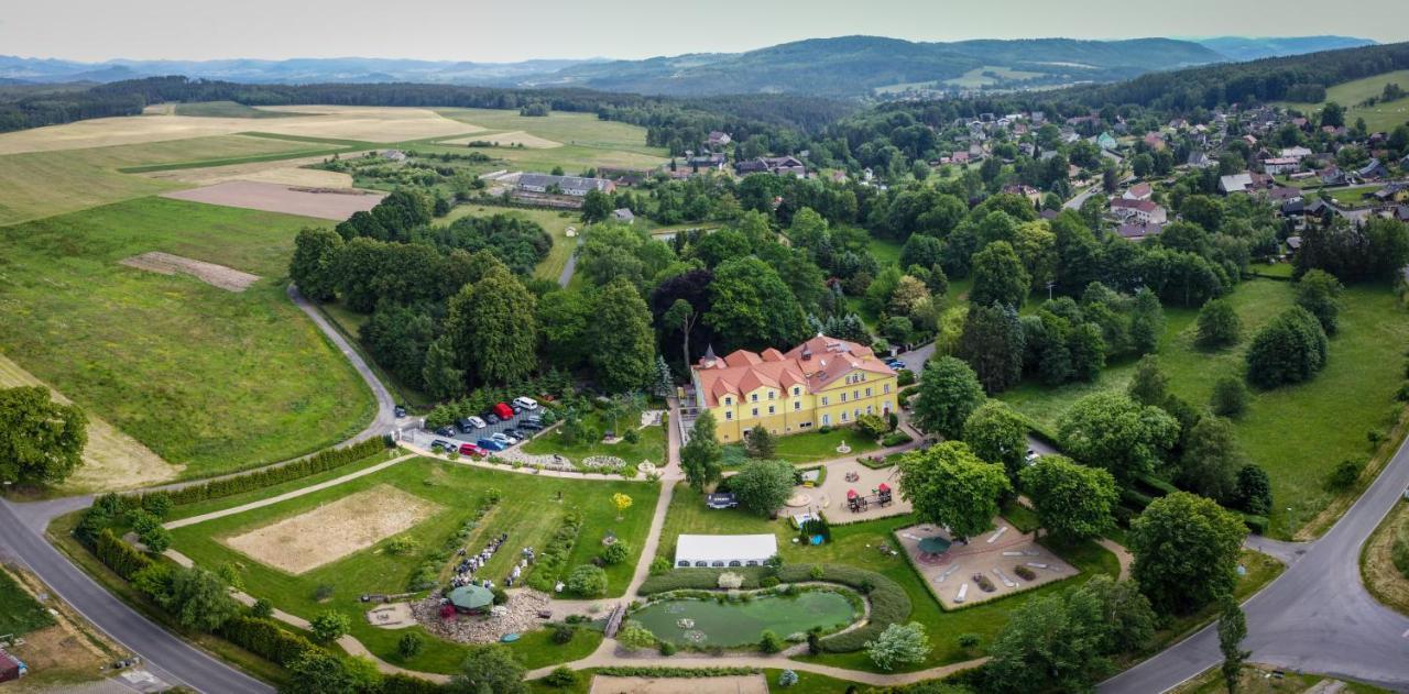 Bynovecký Zámeček Exterior foto