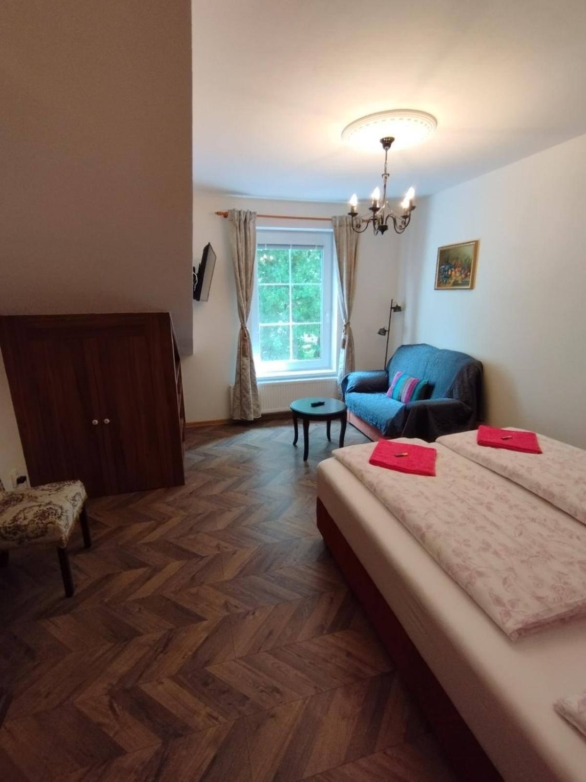Bynovecký Zámeček Exterior foto