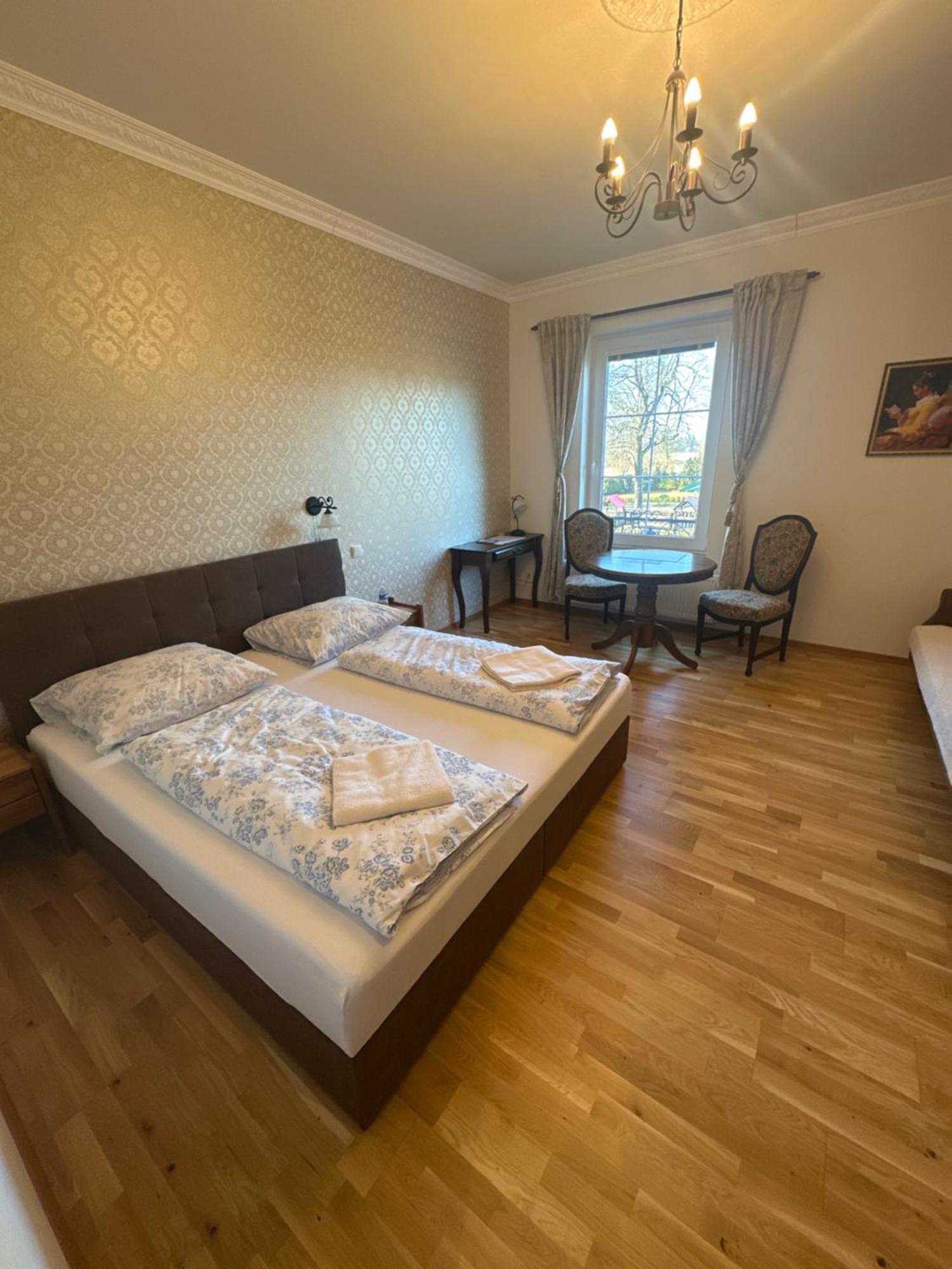 Bynovecký Zámeček Exterior foto
