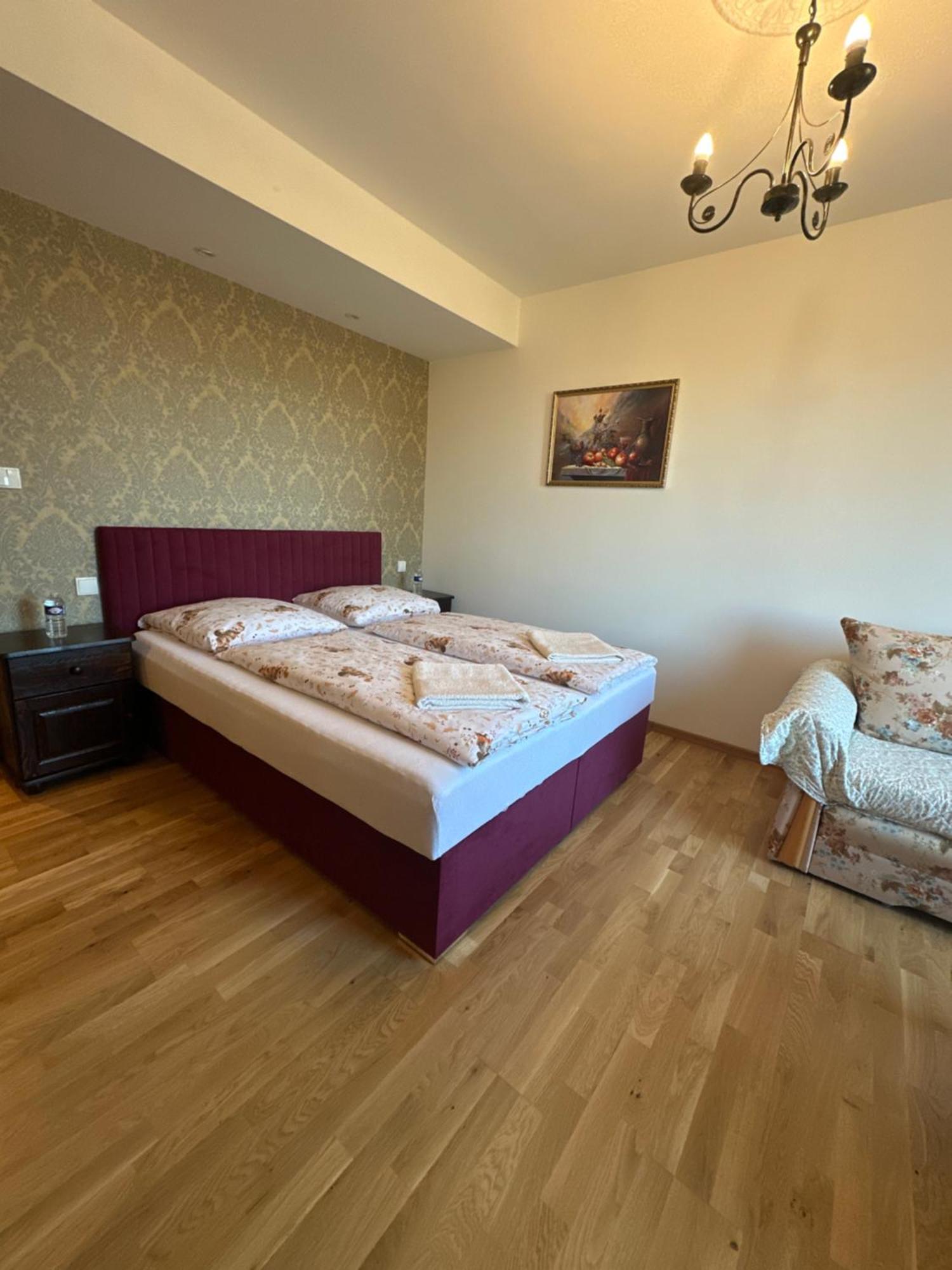 Bynovecký Zámeček Exterior foto