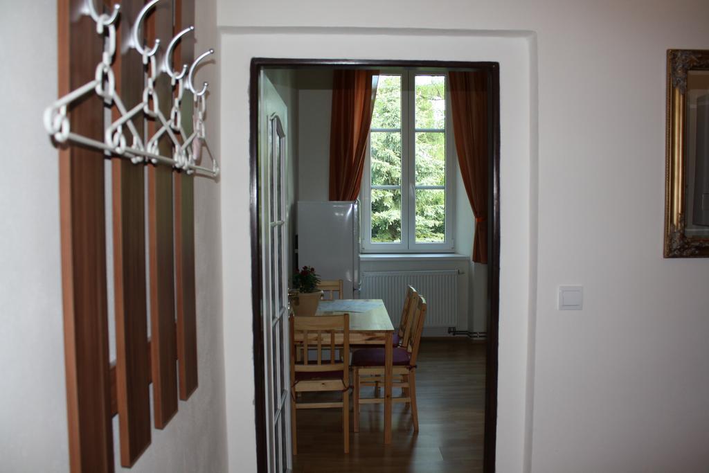 Bynovecký Zámeček Exterior foto