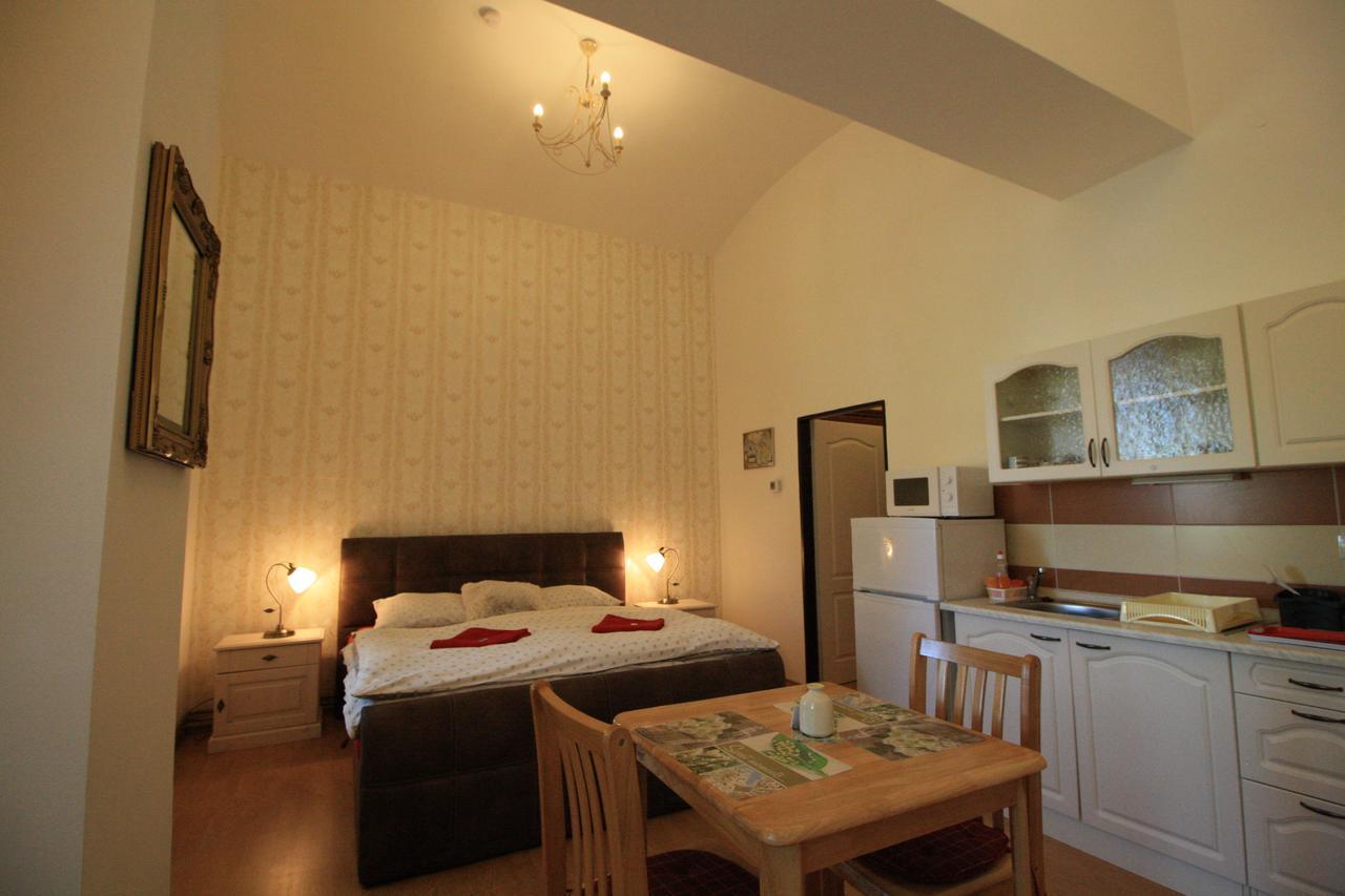 Bynovecký Zámeček Exterior foto