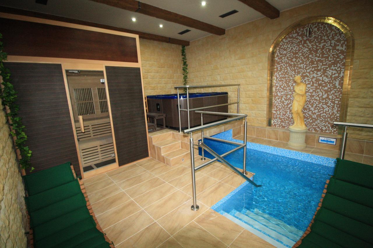 Bynovecký Zámeček Exterior foto