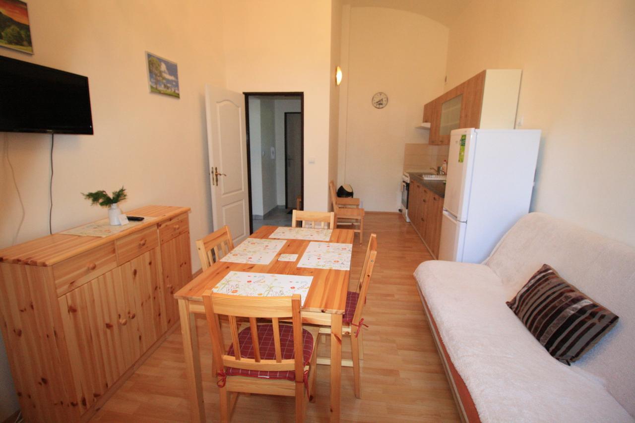 Bynovecký Zámeček Exterior foto